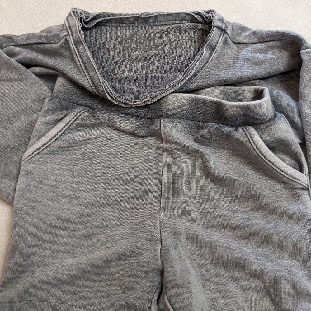 Grey Afton streets sweat pants/ sweatshirt set 13M